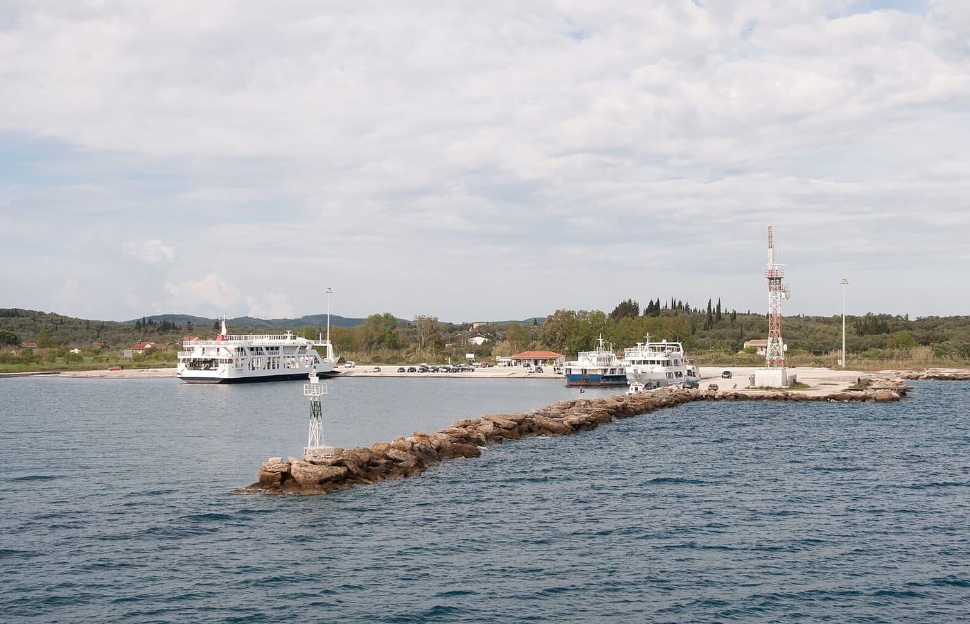 Ionian паром port для связок между островами