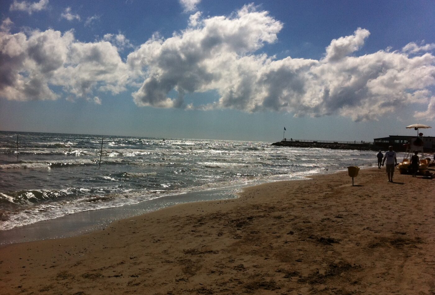 Adriatic rail line и coastal stops Marche